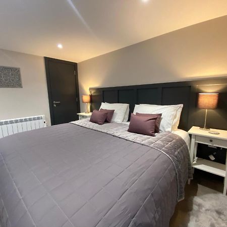 The Courtyard Apartment برامبتون المظهر الخارجي الصورة